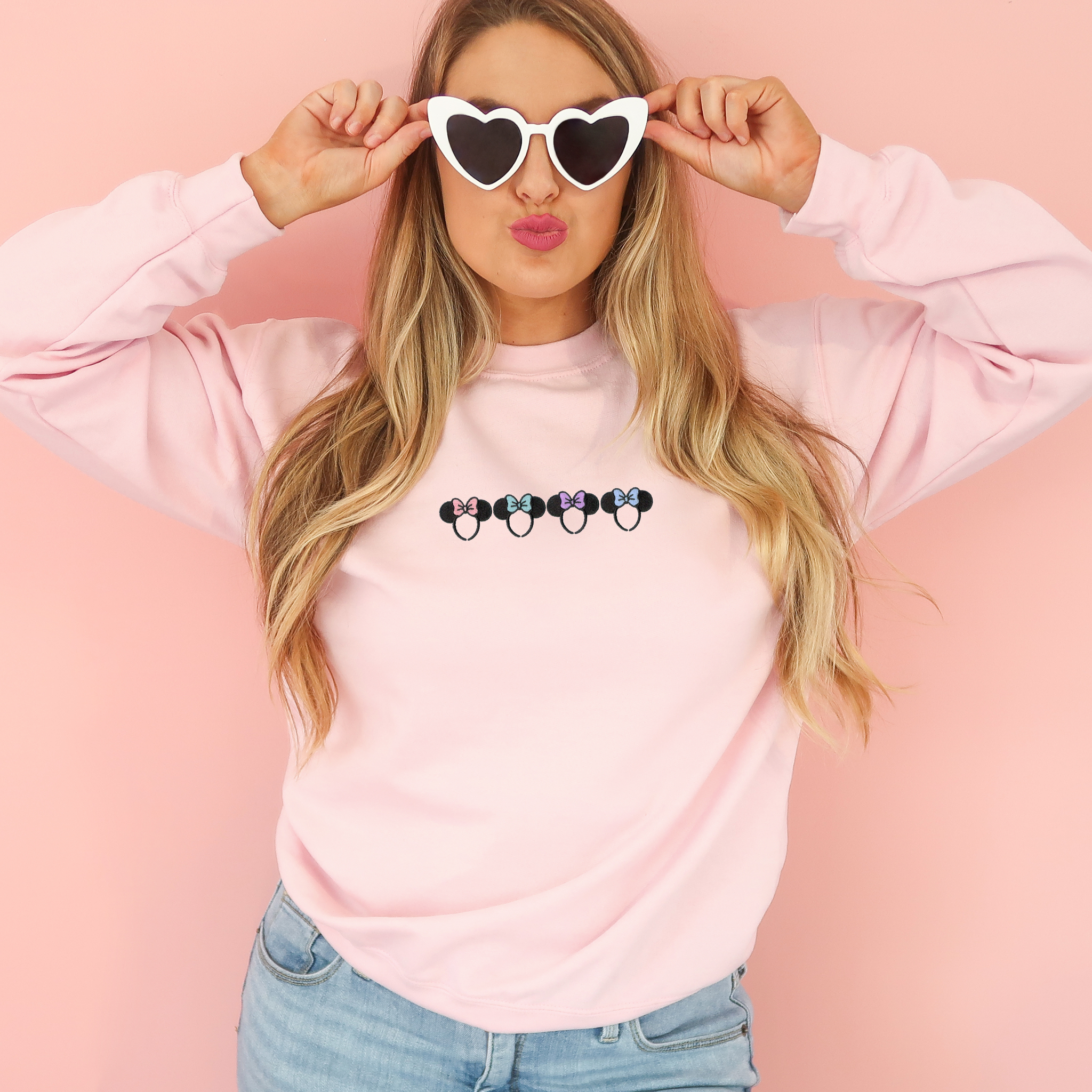 Gildan light pink sweatshirt sales